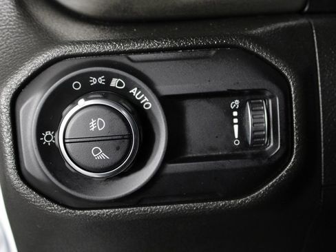 Used 2023 Jeep Gladiator Overland image 22