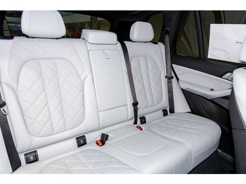 New 2026 BMW X5 xDrive50e w/ Climate Comfort Package image 76