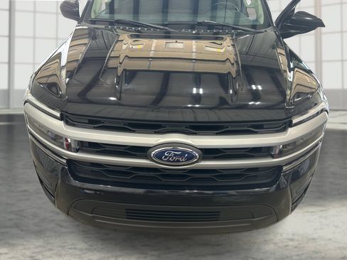 Used 2024 Ford Expedition XLT AWD/4WD image 19
