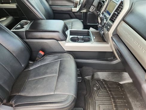 Used 2020 Ford F250 Lariat w/ Lariat Value Package image 15