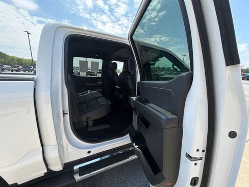Used 2025 Ford F150 Lariat w/ Equipment Group 502A High AWD/4WD image 17