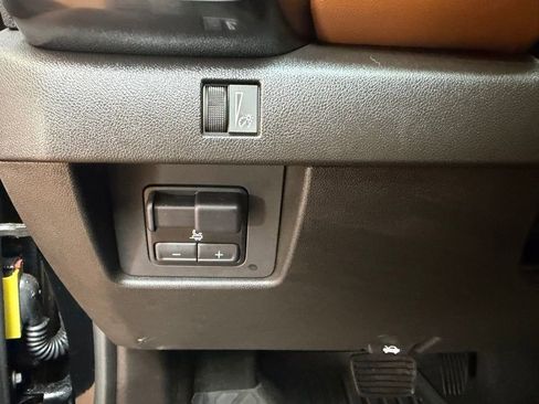 Used 2024 GMC Canyon AT4 w/ AT4 Premium Package image 22