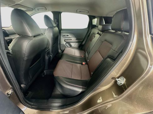Used 2025 Nissan Kicks SR FWD image 29