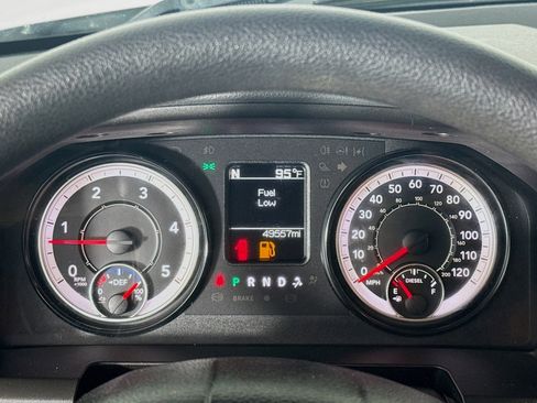 Used 2018 RAM 2500 Tradesman w/ Chrome Appearance Group image 16