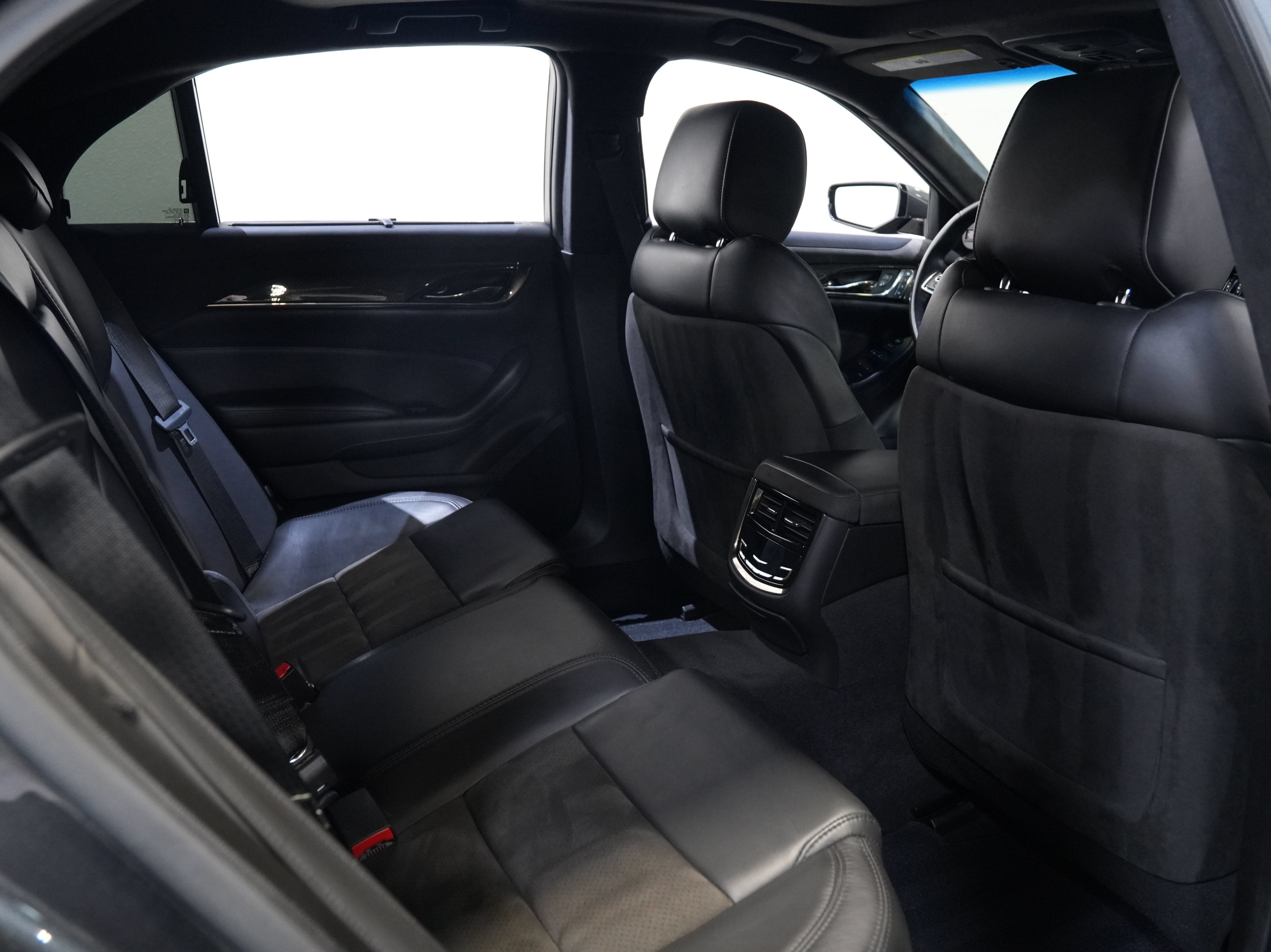 Used 2016 Cadillac CTS V w/ Luxury Package RWD image 40
