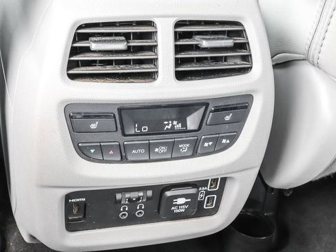 Used 2019 Honda Pilot Touring image 31