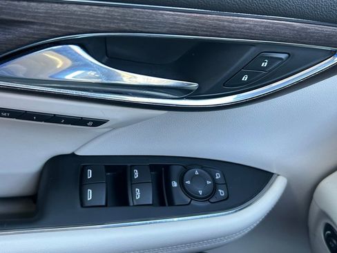 Used 2023 Buick Envision Avenir image 30