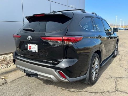 Used 2022 Toyota Highlander Platinum image 46