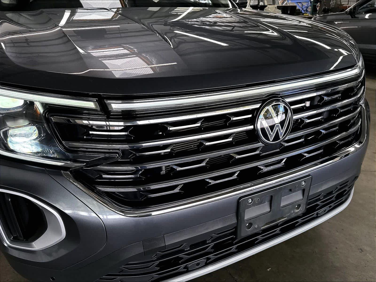 Used 2024 Volkswagen Atlas SEL AWD/4WD image 36