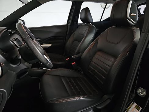 Used 2020 Nissan Kicks SR w/ SR Premium Package FWD image 13