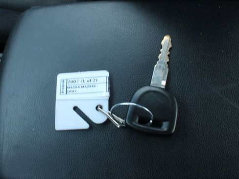 Used 2007 MAZDA MAZDA3 i Sport FWD image 24