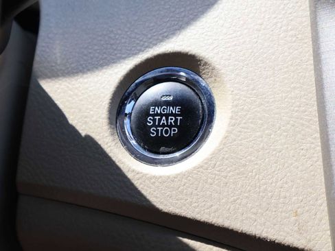 Used 2011 Toyota Avalon Limited image 26