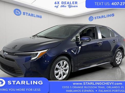 Used 2025 Toyota Corolla LE FWD image 2
