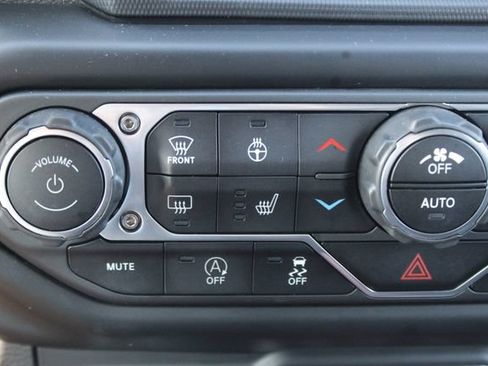 Used 2023 Jeep Wrangler Unlimited Sport AWD/4WD image 19