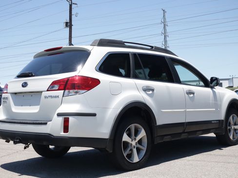 Used 2014 Subaru Outback 2.5i Limited AWD/4WD image 5