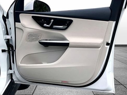 Certified 2026 Mercedes-Benz GLC 300 4MATIC image 31