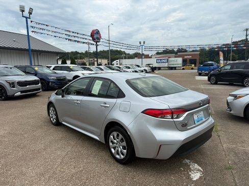 Used 2024 Toyota Corolla LE FWD image 4