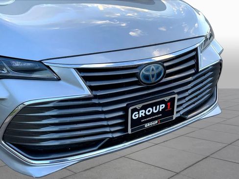 Used 2019 Toyota Avalon Limited FWD image 29