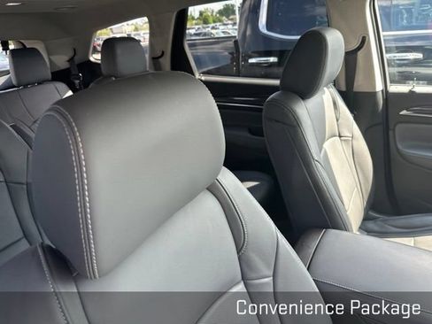 Used 2019 Buick Enclave Essence FWD image 11