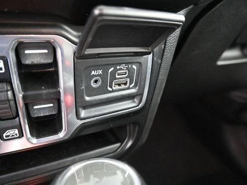 Used 2021 Jeep Wrangler Unlimited Sahara w/ Uconnect 4C Nav & Sound Group AWD/4WD image 36