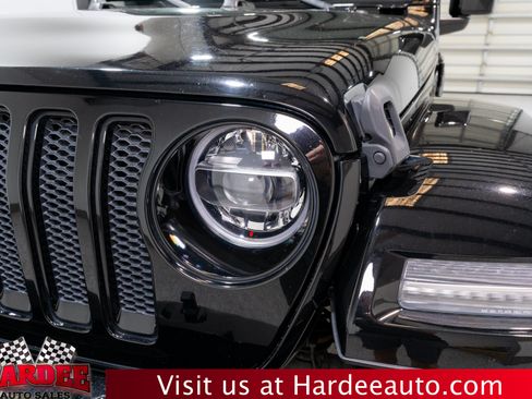 Used 2021 Jeep Wrangler Unlimited Sahara AWD/4WD image 8