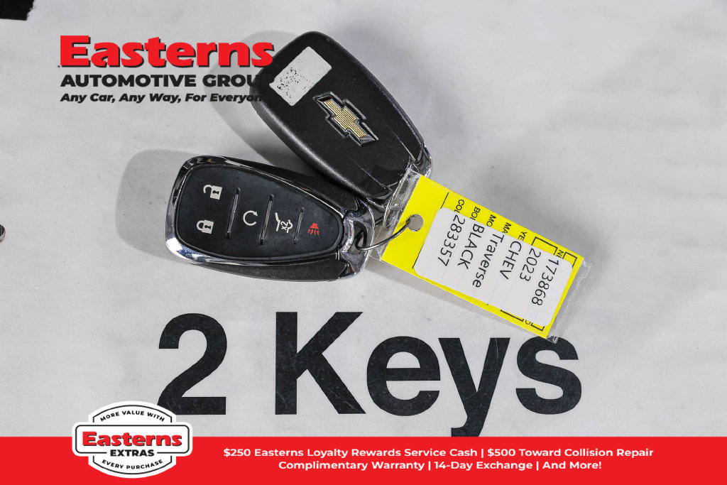 Used 2023 Chevrolet Traverse LT FWD image 29