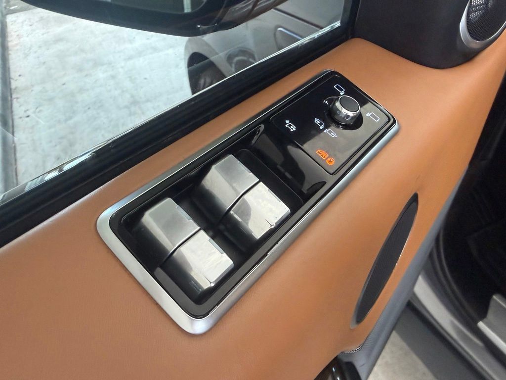 Used 2018 Land Rover Range Rover Sport Supercharged AWD/4WD image 40