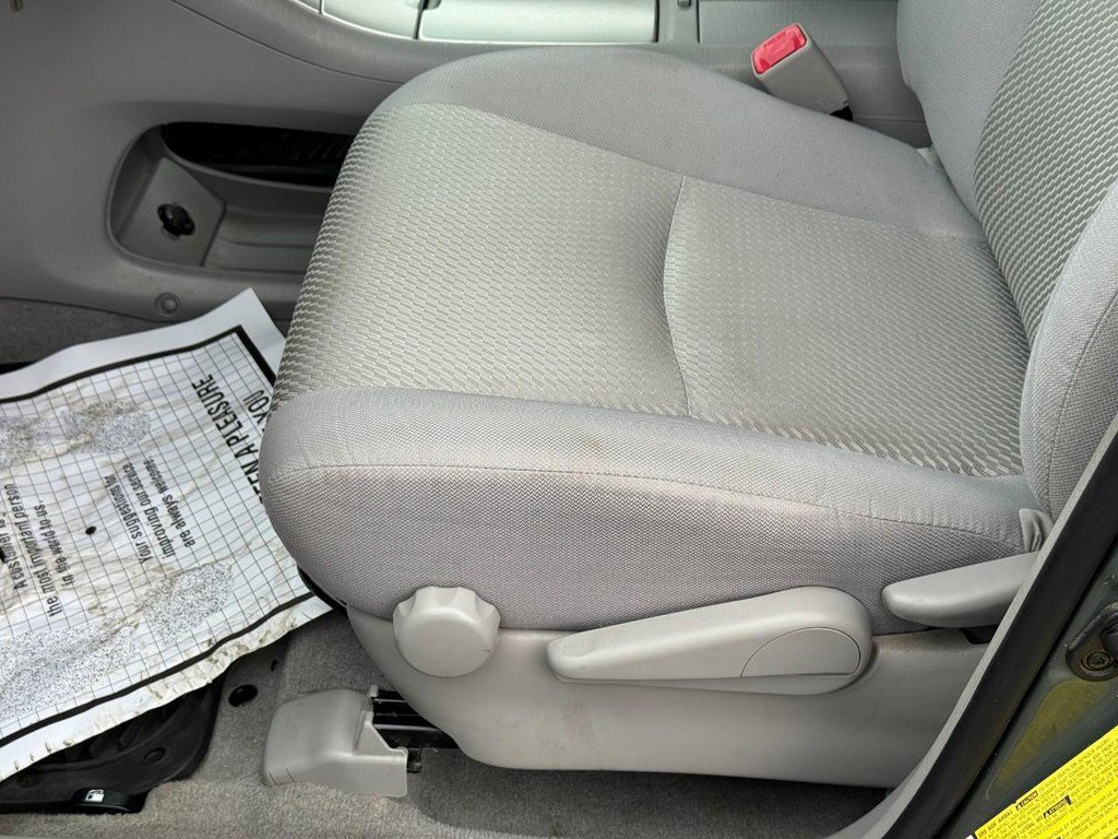 Used 2005 Toyota Highlander 4WD V6 w/ Towing Prep Pkg image 23