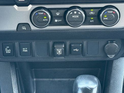 Used 2022 Toyota Tacoma SR5 w/ Technology Package RWD image 25