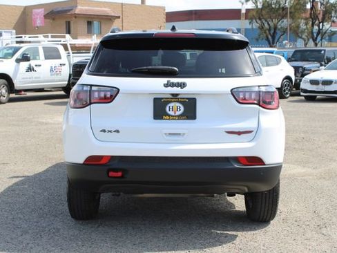 Used 2024 Jeep Compass Trailhawk image 4