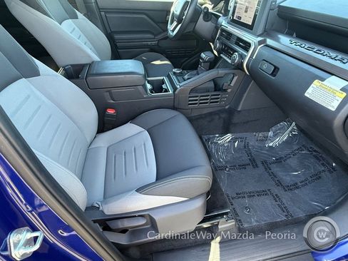 Used 2024 Toyota Tacoma TRD Sport image 13