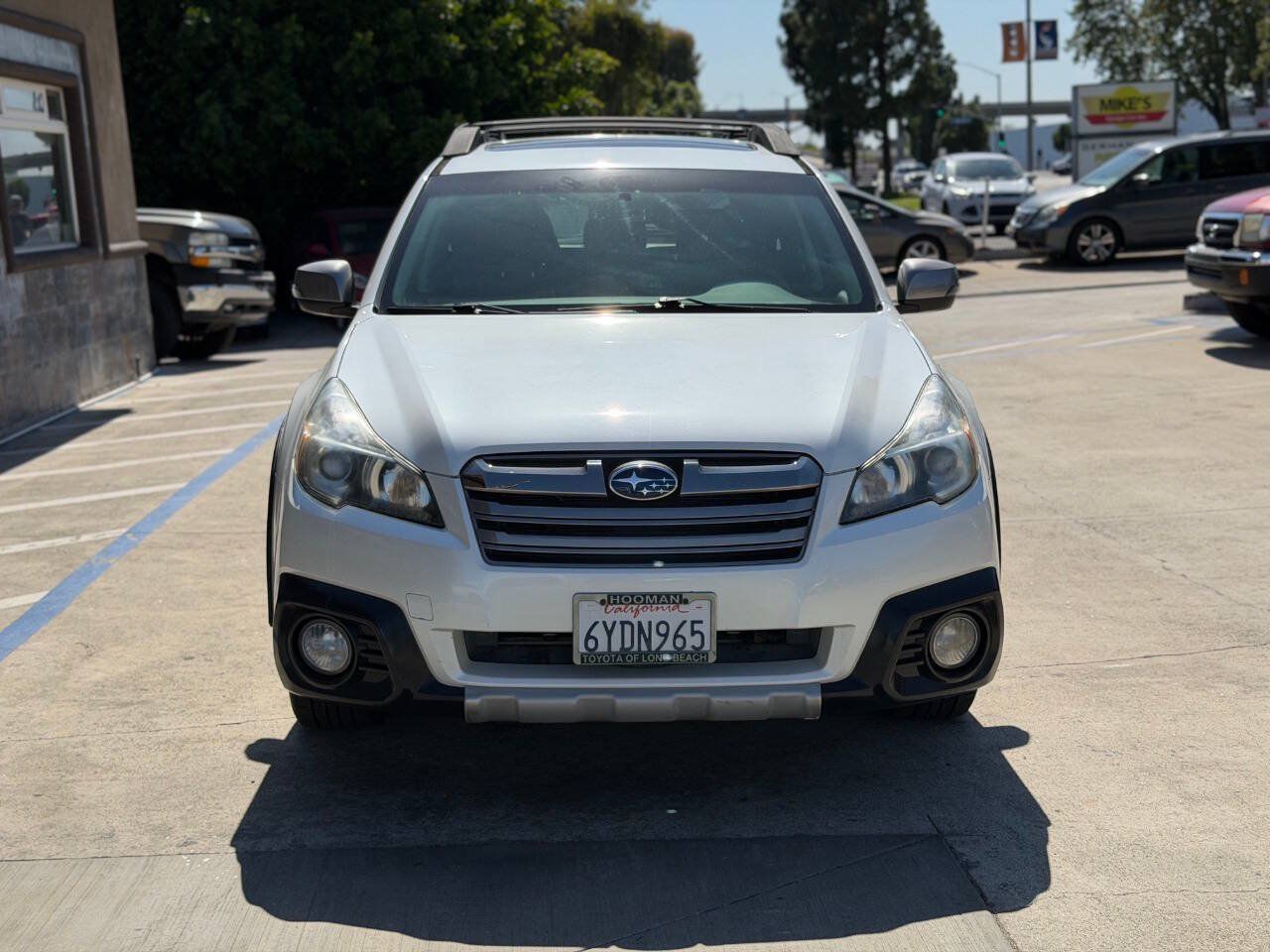Used 2013 Subaru Outback 2.5i Limited w/ Special Appearance Pkg AWD/4WD image 3