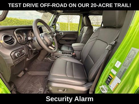 New 2026 Jeep Gladiator Sahara image 9