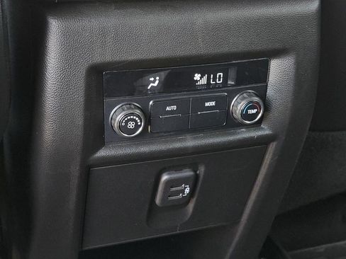 Used 2022 Chevrolet Traverse LT w/ LPO, Floor Liner Package FWD image 33