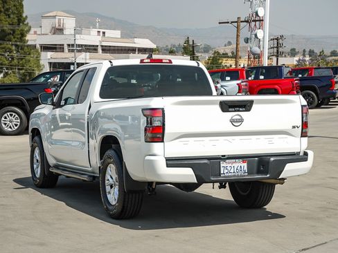 Used 2024 Nissan Frontier SV RWD image 5