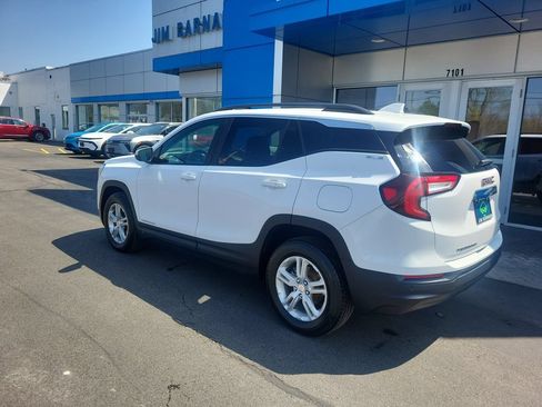 Used 2023 GMC Terrain SLE w/ Driver Convenience Package AWD/4WD image 8