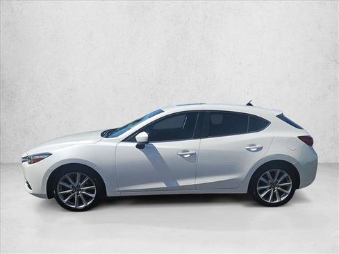 Used 2017 MAZDA MAZDA3 Touring FWD image 3