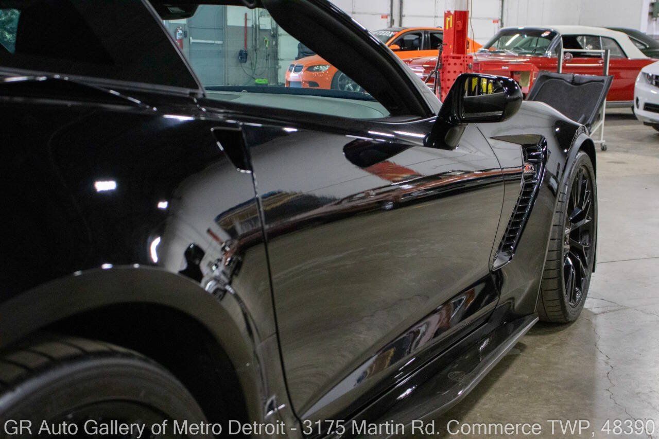 Used 2016 Chevrolet Corvette Z06 w/ 3LZ Preferred Equipment Group RWD image 24