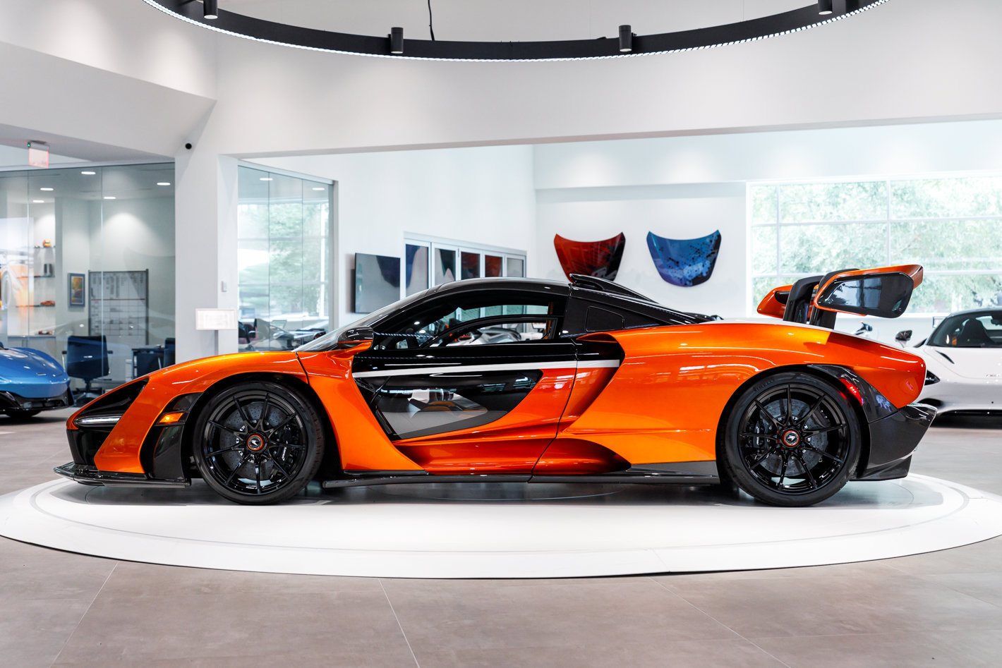 Used 2019 McLaren Senna RWD image 7
