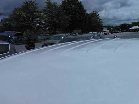 Used 2025 Chrysler Pacifica Select FWD image 5