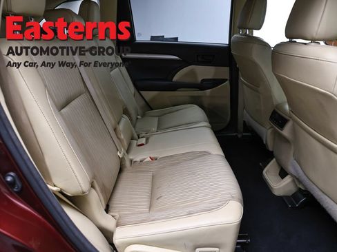 Used 2018 Toyota Highlander Plus AWD/4WD image 22
