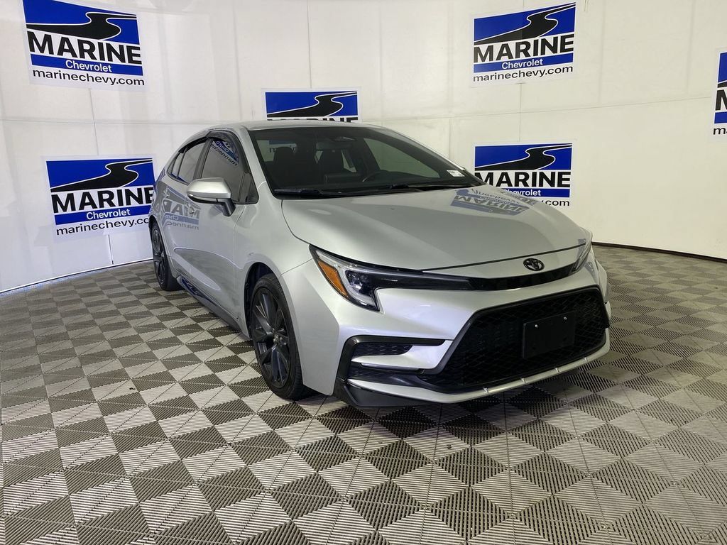 Used 2024 Toyota Corolla SE FWD image 1