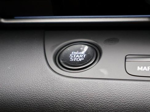 New 2025 Hyundai Elantra SEL image 32