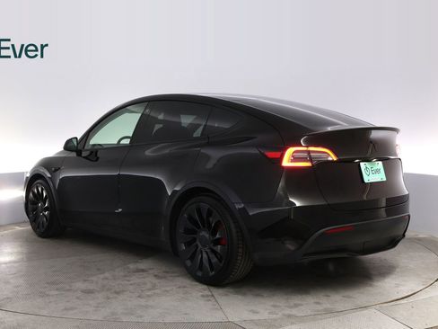 Used 2022 Tesla Model Y Performance image 17