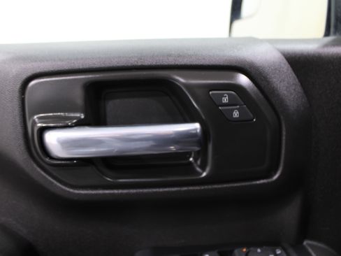 Used 2022 Chevrolet Silverado 1500 Custom image 8