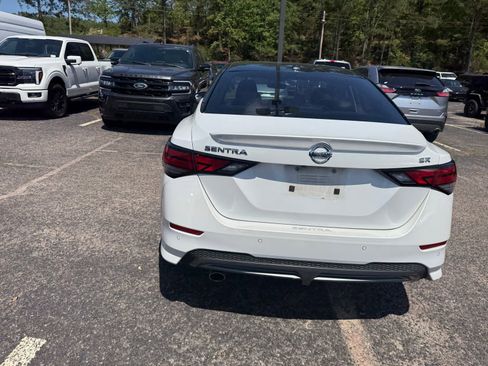 Used 2021 Nissan Sentra SR w/ Electronics Package FWD image 6