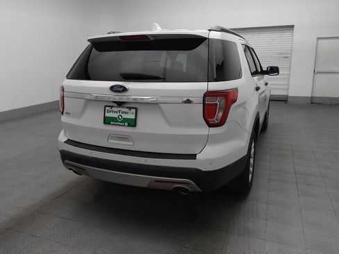 Used 2017 Ford Explorer XLT w/ Equipment Group 202A FWD image 7
