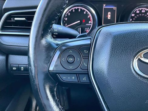 Certified 2020 Toyota Camry SE image 22