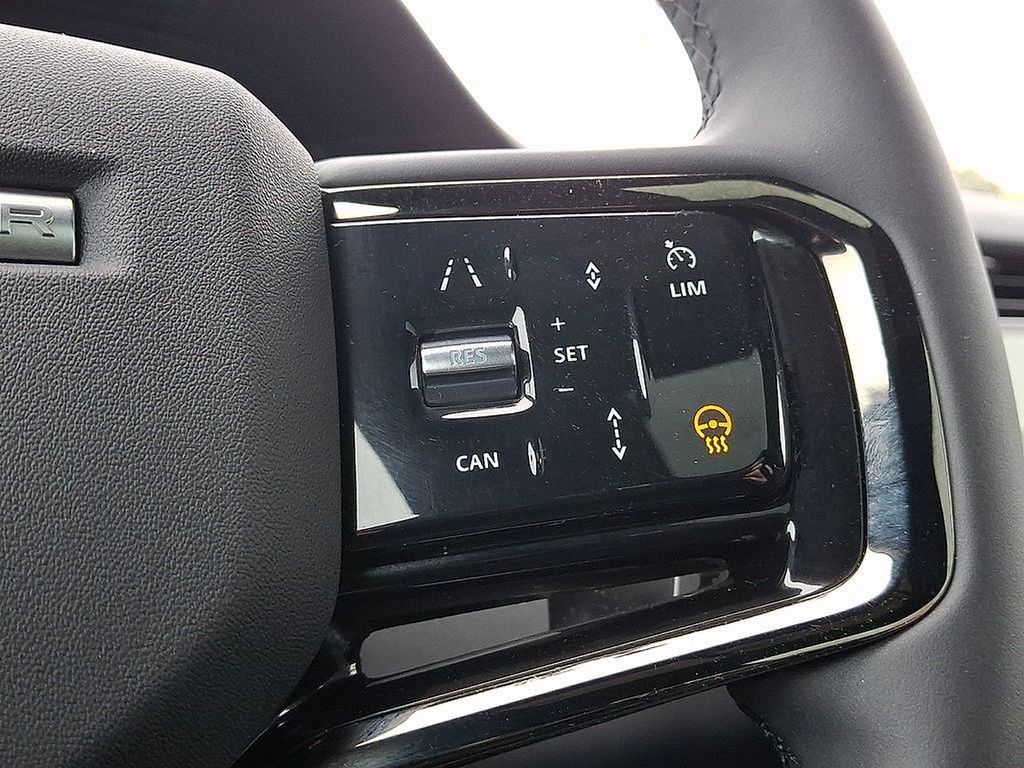 Used 2025 Land Rover Range Rover Evoque S AWD/4WD image 23