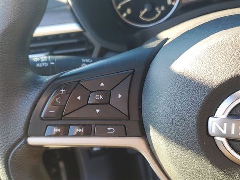 Used 2024 Nissan Altima 2.5 SV image 12